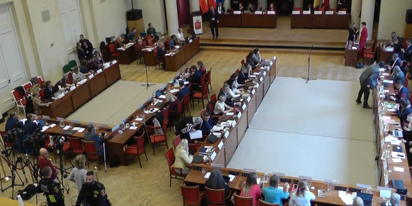 Dwie dzielnice Warszawy z nocnym zakazem sprzedaży alkoholu. Rusza „pilotaż” ratusza