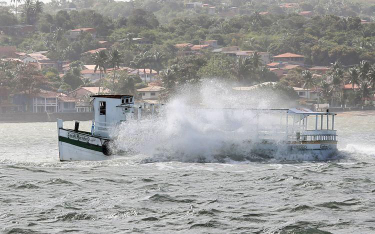 Brazylia – zatonął statek i prom