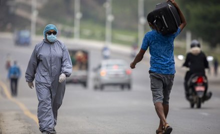 Koronawirus. Armia Nepalu buduje szpital polowy dla zakażonych