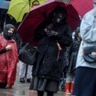 Francja: Msza pod gołym niebem. Protest przeciw obostrzeniom