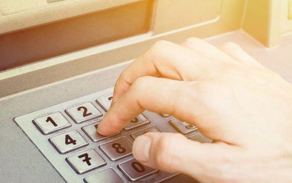 USA: 4,5 dolara za wybranie pieniędzy z bankomatu
