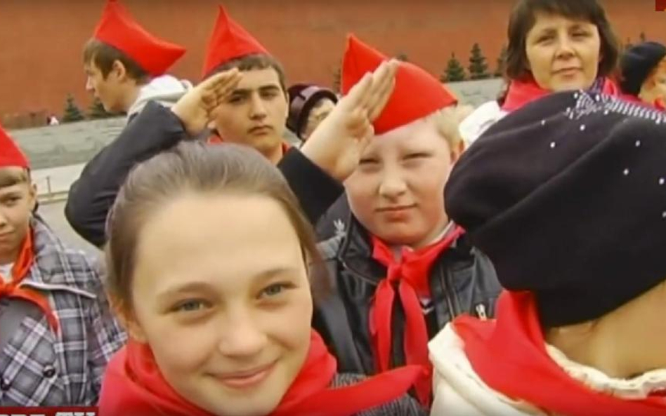 Z czasów komunistycznych w Rosji do dziś przetrwały organizacje pionierskie