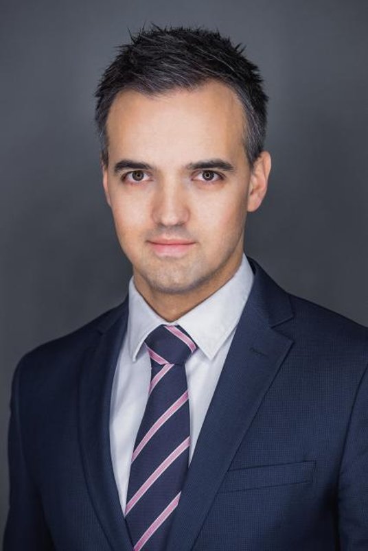 Péter Ratatics, wiceprezes ds. usług konsumenckich MOL-a, podaje, że na każdego dolara wpływów uzysk