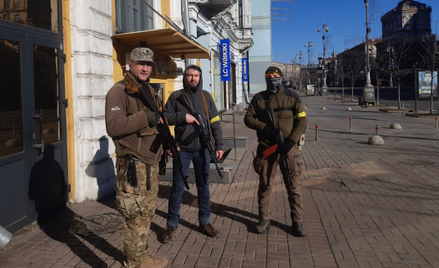 Obrońcy centrum Kijowa. Na co dzień: kierowca, inżynier, pedagog.