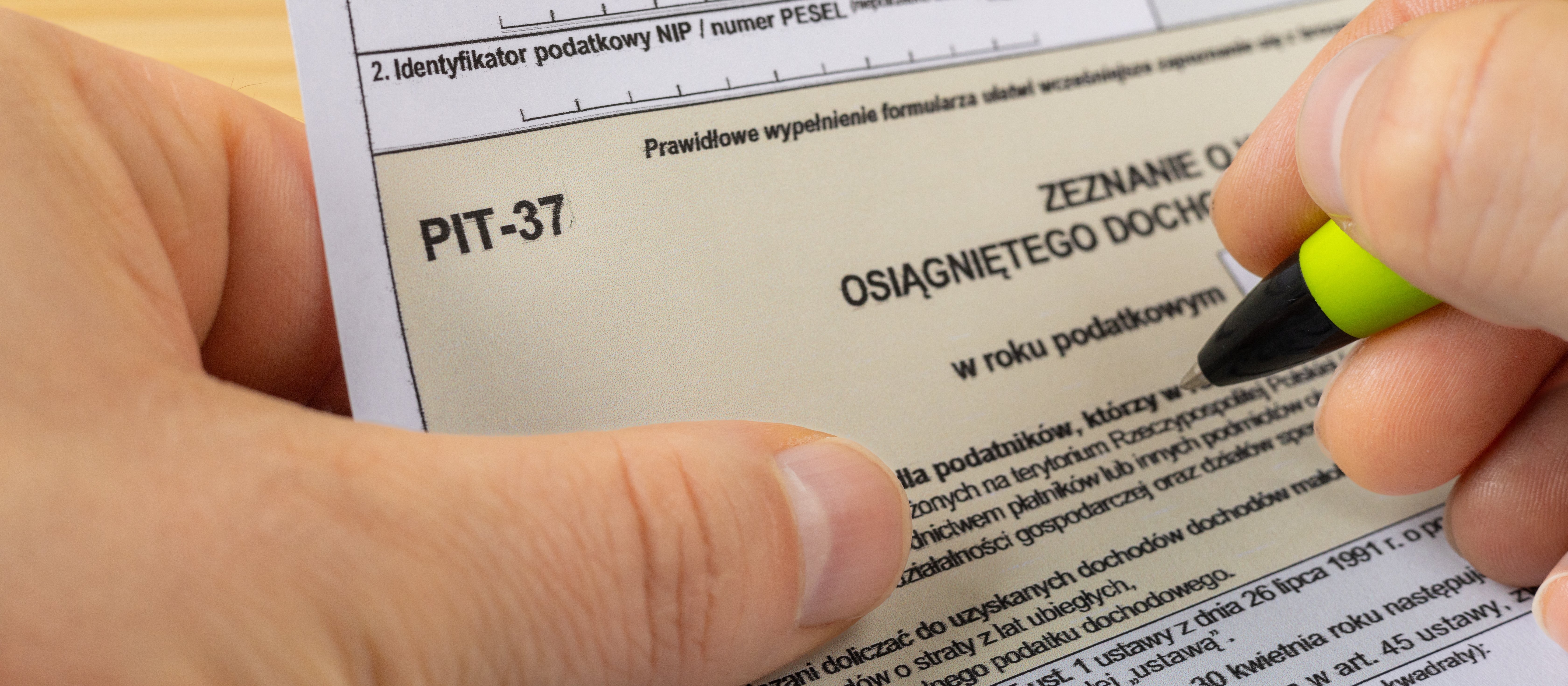 PIT 2025: ojciec ma zwolnienie i ulgę, choć dziecko mieszka za granicą