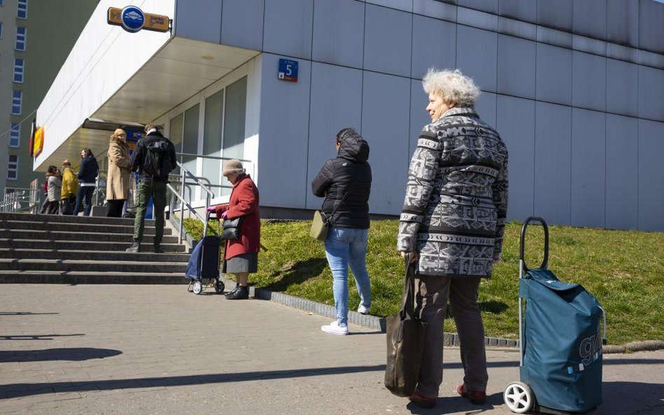 Krzysztof Adam Kowalczyk: Kij już był, pora na marchewkę