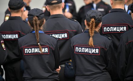 W Rosji publiczne przeklinanie (np. na ulicy) uznawane jest za „drobne chuligaństwo” i grozi za nie 