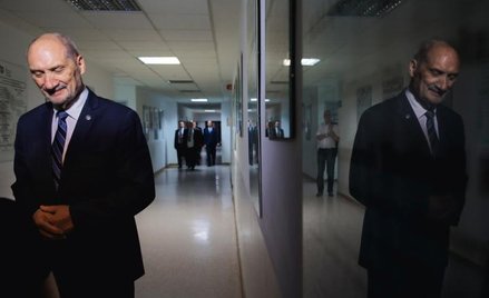 Piotr Zaremba: Co łączy Antoniego Macierewicza z Adamem Michnikiem