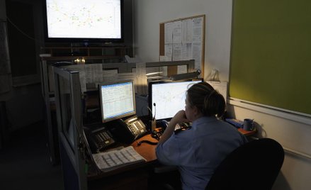 Dyżurny policjant nie może rzucać słuchawką