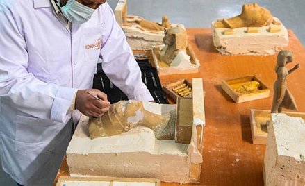 Repliki starożytnych dzieł, jako pamiątki z Egiptu. Dość chińskiej tandety