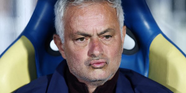 Real uruchomił trenerską karuzelę. Jose Mourinho znów w Madrycie
