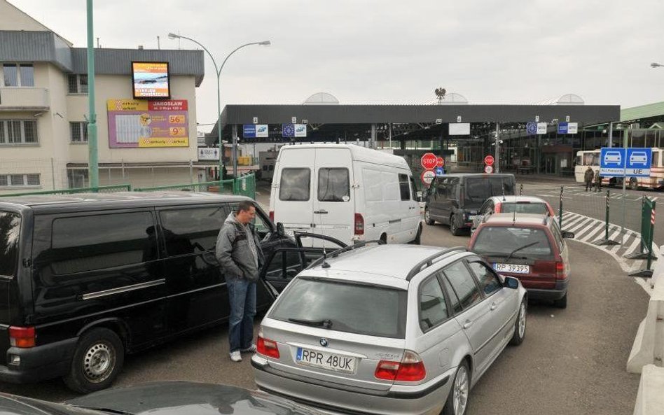 Tłok na wschodniej granicy. Wszyscy jadą na święta