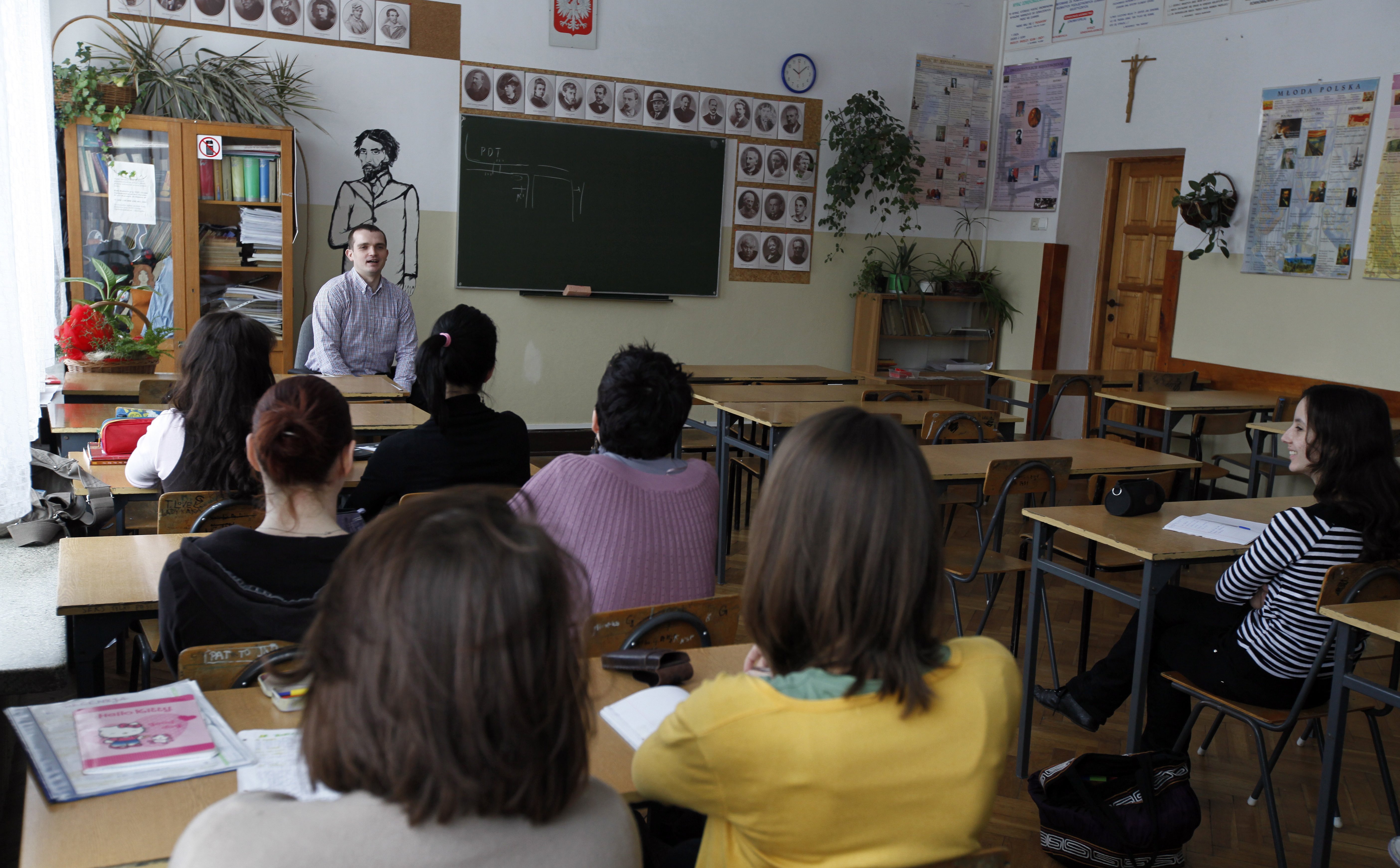 Gdzie jest 1/3 starszych uczniów szkół średnich z Ukrainy? Eksperci komentują wyniki raportu