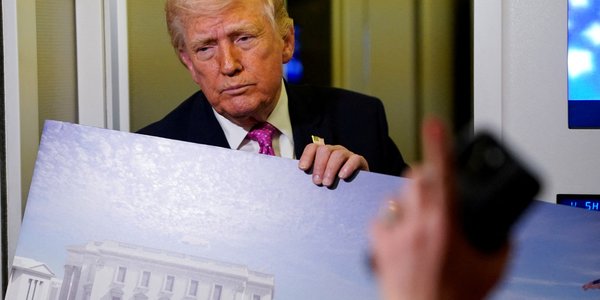 Analiza: Trump równie często mówi o „najpiękniejszej” sali balowej, co o zdrowiu