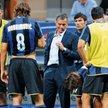 Trener Jose Mourinho rozmawia z zawodnikami Interu