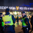 Policja pod stadionem w Solna (niedaleko Sztokholmu), w Szwecji