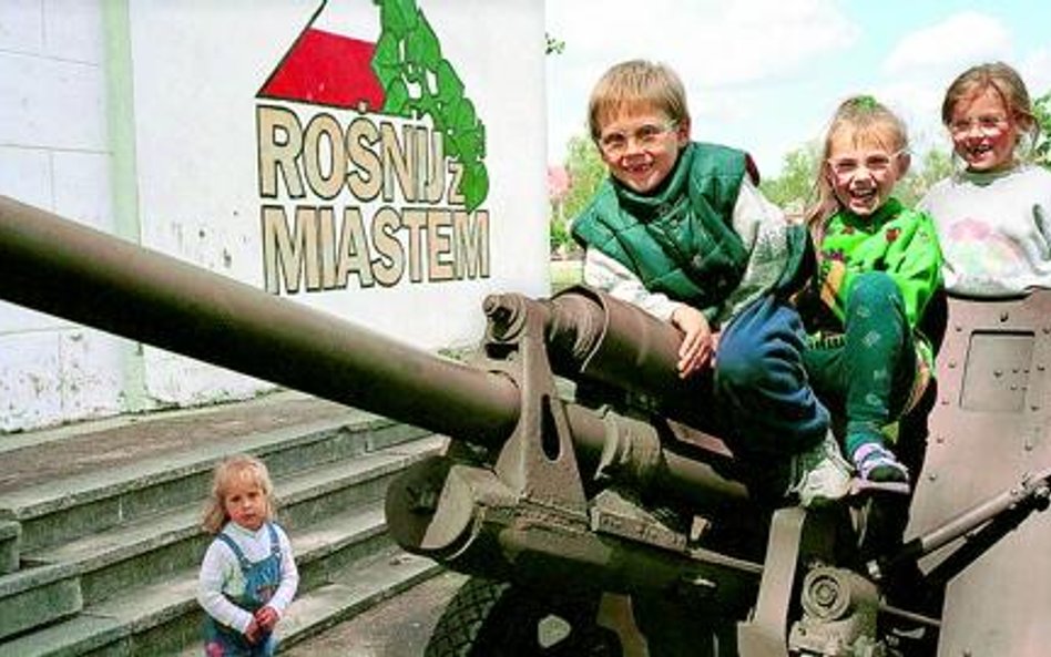 Borne-Sulinowo, miasto na minach i pociskach