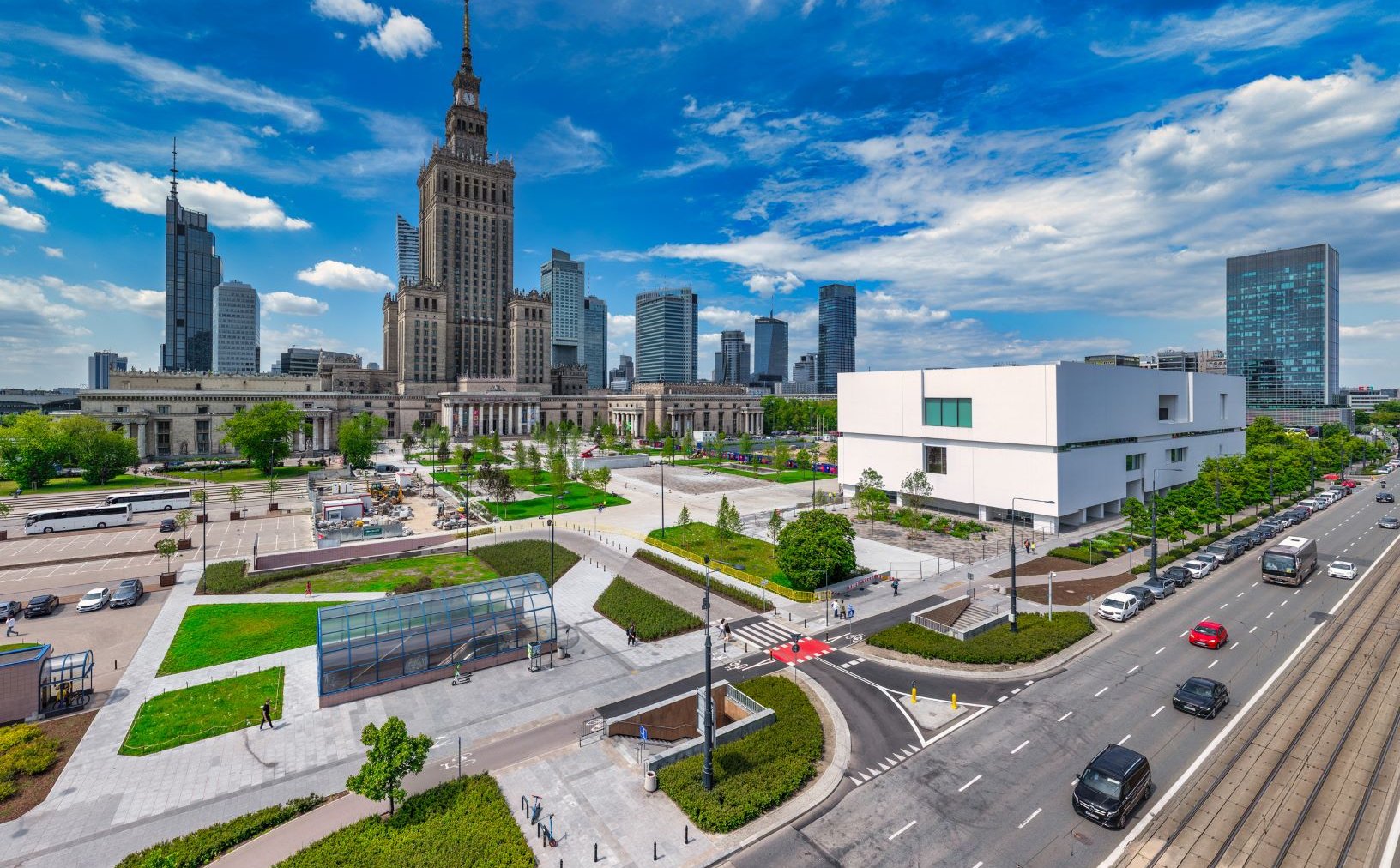 Od kontrowersji do sukcesu? Muzeum Sztuki Nowoczesnej w Warszawie bije rekordy popularności