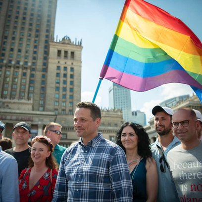 Stołeczni urzędnicy będą finalizować procesy transkrypcji zagranicznych aktów małżeństw par jednopłc