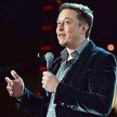 Ekscentryczny miliarder Elon Musk przedstawił niedawno nowy model sportowego elektrycznego auta Tesl