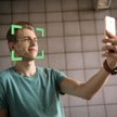 Coraz więcej banków potwierdza tożsamość klienta zakładającego konto na podstawie przesłanego selfie