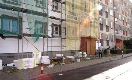 Wspólnota mieszkaniowa zostanie obciążona opłatą za zajęcie pasa drogowego