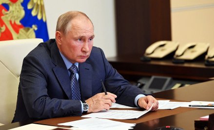 Putin zaszczepiony, ale i tak się izoluje
