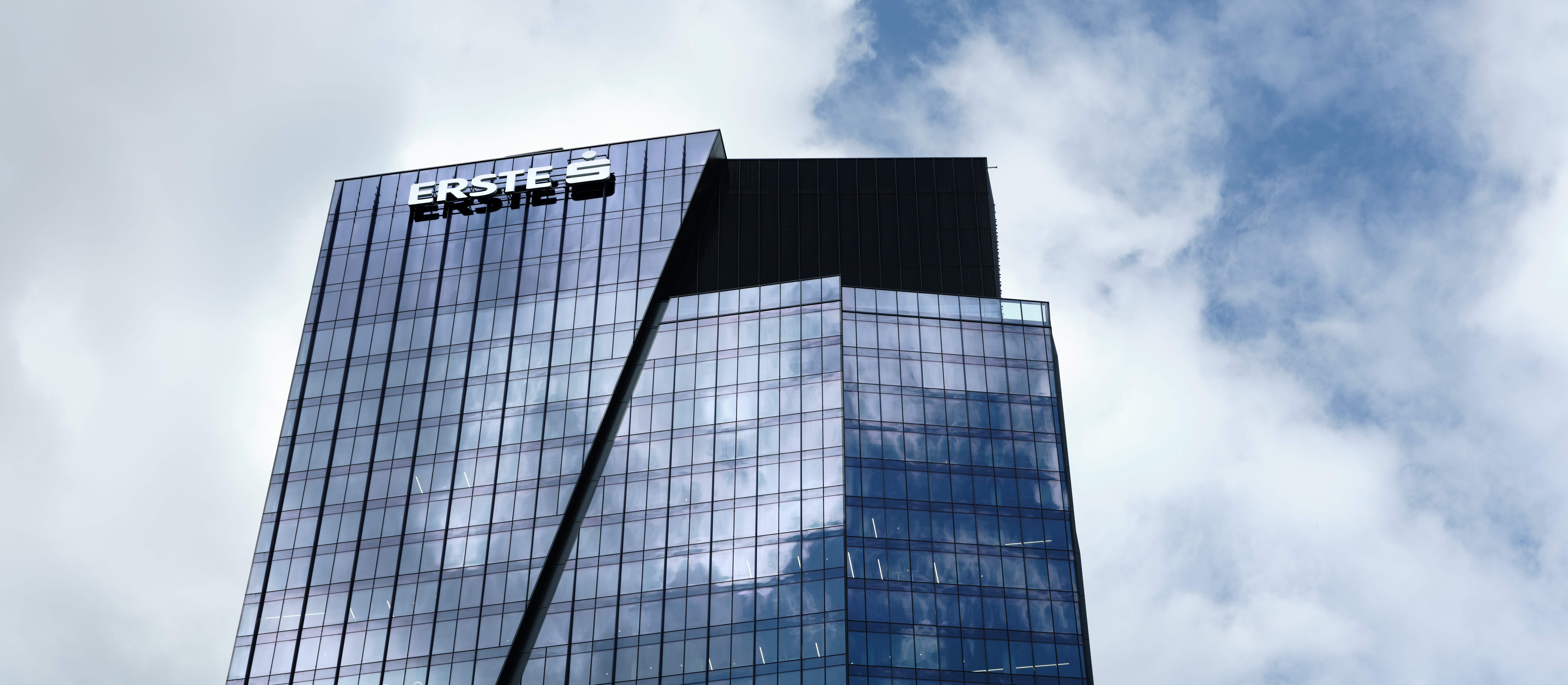 Zysk netto Erste Bank Polska w II kwartale wyniósł 1,17 mld zł