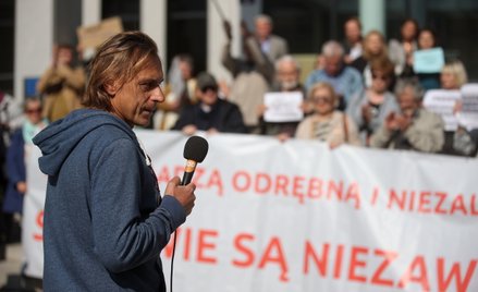 Sędzia Maciej Ferek podczas manifestacji w obronie sędziego Waldemara Żurka