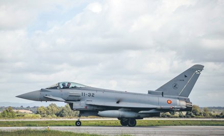 Przykładem wspólnych produktów, które zdobywają wielu użytkowników są samoloty Eurofighter Typhoon, 