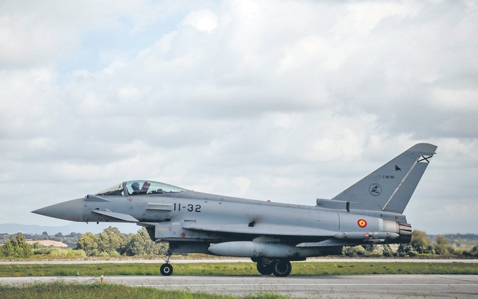 Przykładem wspólnych produktów, które zdobywają wielu użytkowników są samoloty Eurofighter Typhoon, 