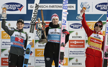 Podium turnieju w Garmisch-Partenkirchen (od lewej): drugi Anze Lanisek, zwycięzca Halvor Egner Gran