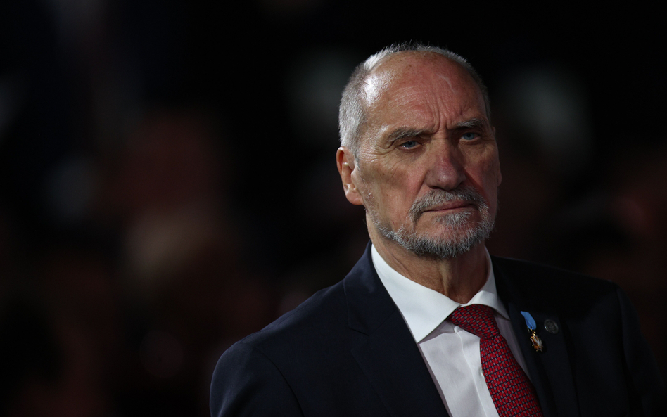 Macierewicz o dialogu z UE: Ustępstwa dają tylko i wyłącznie kierunek klęsce