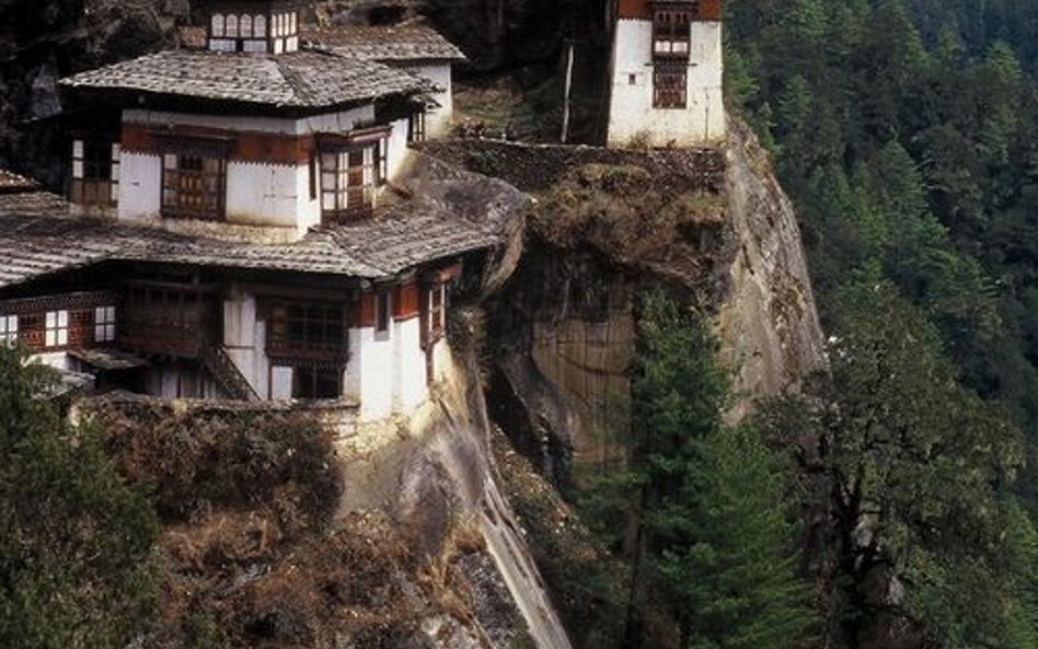 Zawieszony nad przepaścią zespół klasztorny Taktsang, zwany "Tygrysie Gniazdo", ważne miejsce pielgr