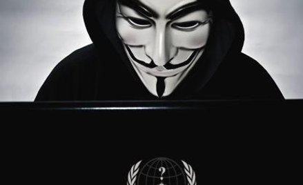 Anonymous uważają, że internet należy do nich. Na razie skutecznie walczą z Państwem Islamskim