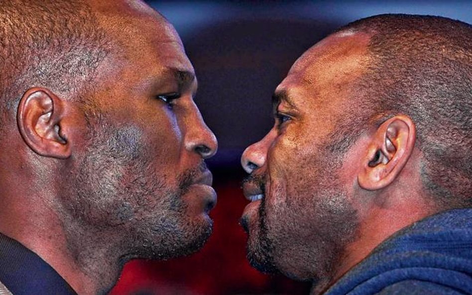 Bernard Hopkins (z lewej) mówi, że 17 lat po ich pierwszej walce ostatecznie skończy karierę Roya Jo