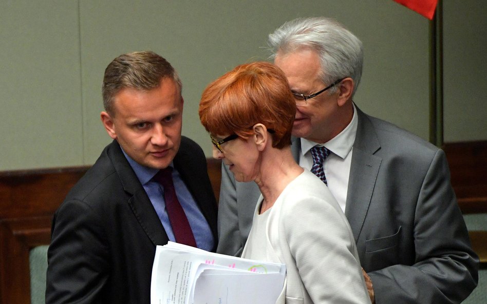 Elżbieta Rafalska była silnym ministrem rodziny, pracy i polityki społecznej, którego polityczne bur