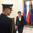 Gorące konsultacje Ewy Kopacz i Joanny Muchy w sprawie... garsonek