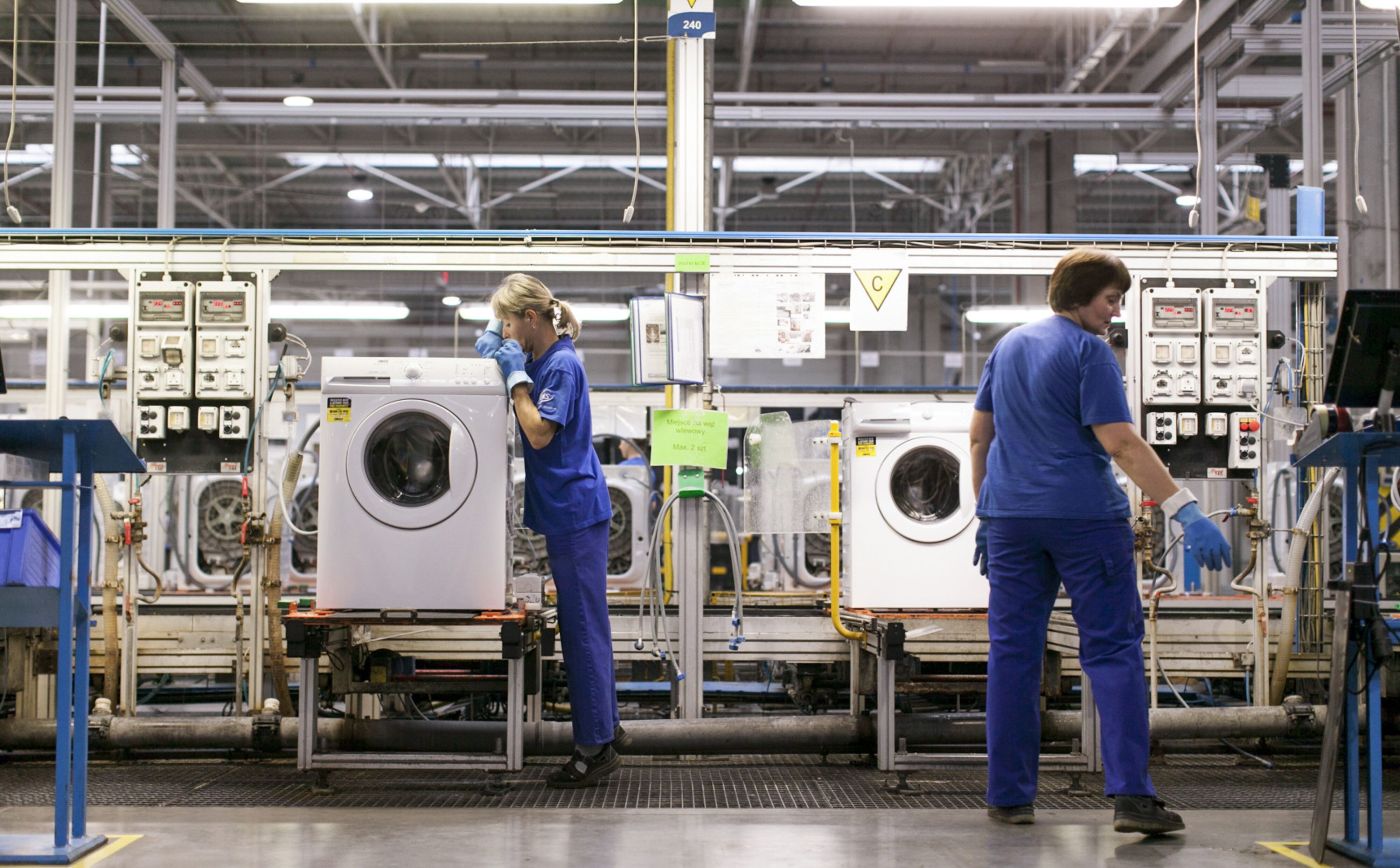 Electrolux zwalnia w Polsce nie tylko w fabrykach. Cięcia w centrum usług