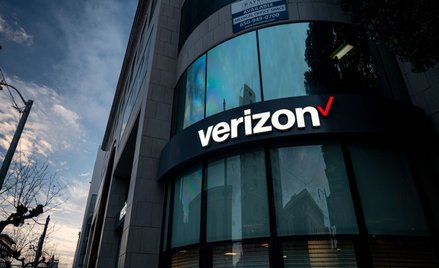Verizon chce sprzedać swoje spółki medialne Yahoo i AOL