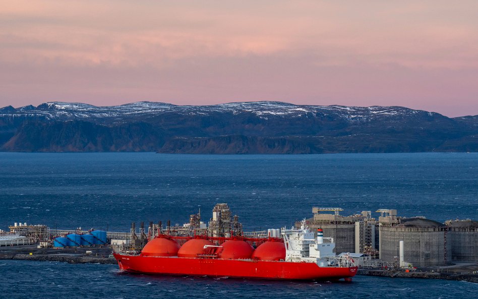 Niemiecka marynarka chroni norweskie platformy wiertnicze i rurociągi