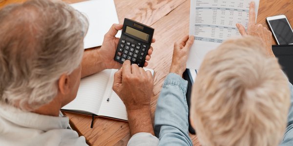 Grudzień 2025 przyniesie dużo zmian na kontach emerytów. Powodem nie tylko święta