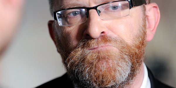 Партия Гжегожа Бауна строится тихо, но эффективно. И она хочет изменить Конституцию Польши.