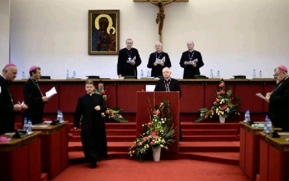 Polski episkopat opracował w 2009 r. własną instrukcję w sprawie pedofilii
