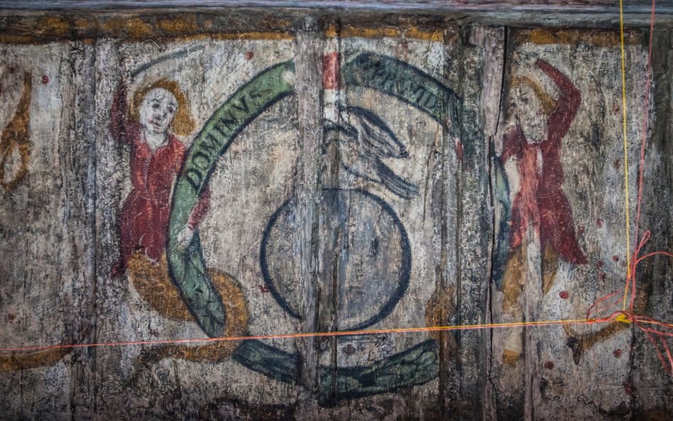 Polichromia z syrenką na suficie jednej z muzealnych sal