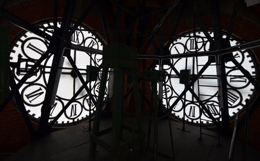 Wnętrze wieży zegarowej dworca Gdańsk Główny.