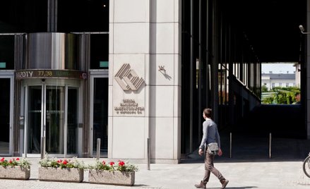 GPW: lekkie spadki indeksów