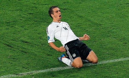 Philipp Lahm cieszy się po pierwszym golu w meczu z Grecją. Dla Niemców ćwierćfinał był spacerkiem