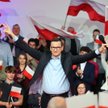 Były premier Mateusz Morawiecki podczas spotkania z mieszkańcami w ramach akcji "Bądźmy Razem" w Sal