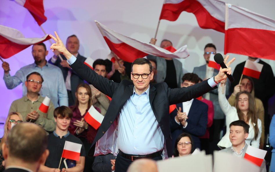 Były premier Mateusz Morawiecki podczas spotkania z mieszkańcami w ramach akcji "Bądźmy Razem" w Sal